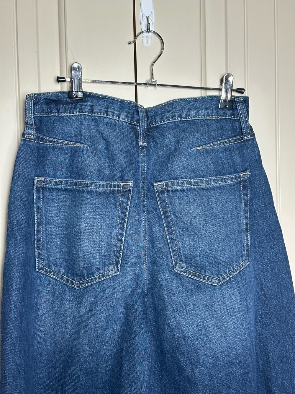 Women's High-Rise Easy Barrel Ankle Jeans - Universal Thread Medium Wash 2 NWT - Picture 8 of 15